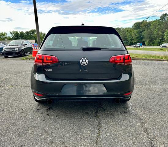 2015 Volkswagen Golf GTI 2.0T SE 4-Door