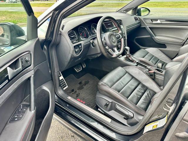 2015 Volkswagen Golf GTI 2.0T SE 4-Door