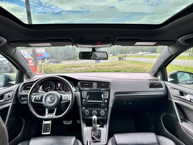 2015 Volkswagen Golf GTI 2.0T SE 4-Door