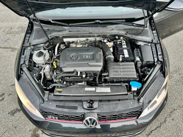 2015 Volkswagen Golf GTI 2.0T SE 4-Door