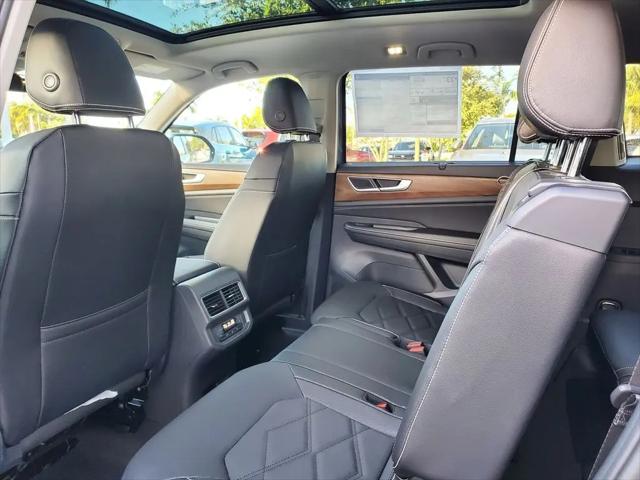 2026 Volkswagen Atlas SE with Technology