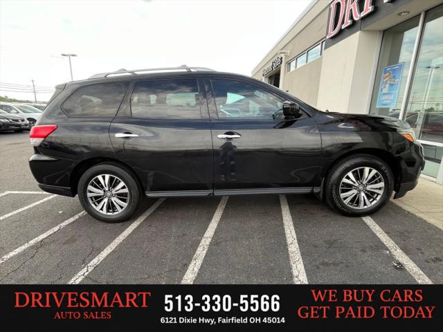 2017 Nissan Pathfinder SV
