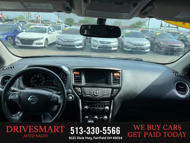 2017 Nissan Pathfinder SV