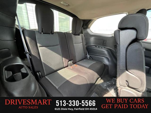 2017 Nissan Pathfinder SV