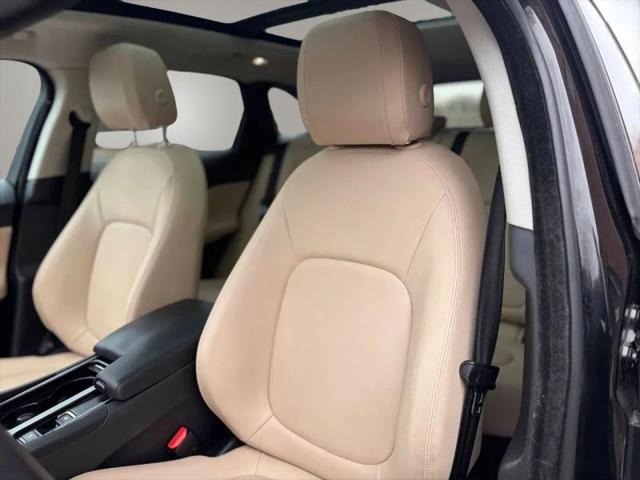 2018 Jaguar F-PACE 25t Premium