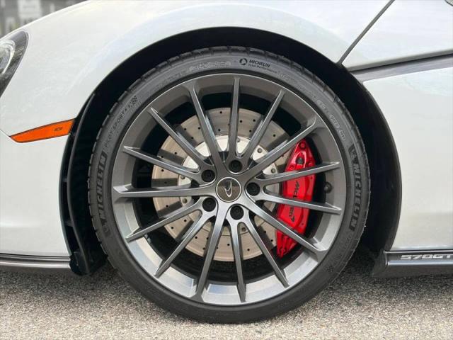 2017 McLaren 570GT Base