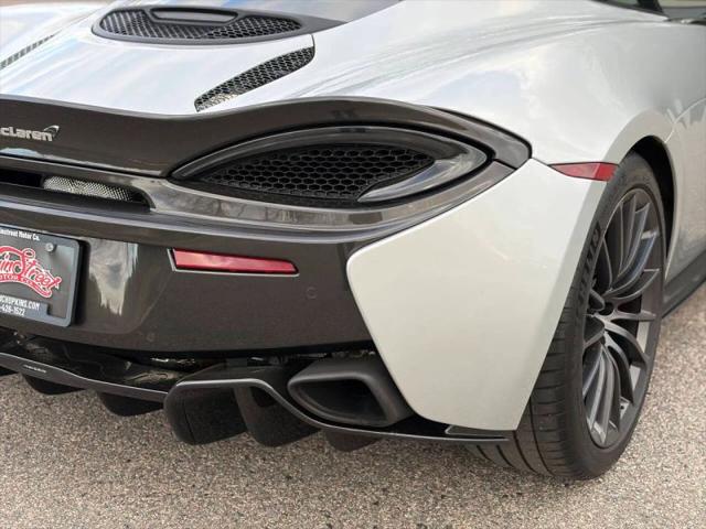 2017 McLaren 570GT Base