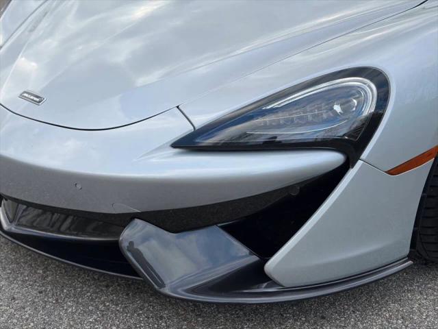 2017 McLaren 570GT Base