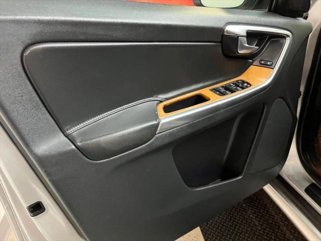 2017 Volvo XC60 T5 Inscription