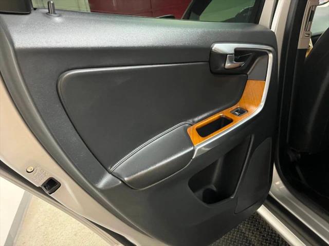 2017 Volvo XC60 T5 Inscription