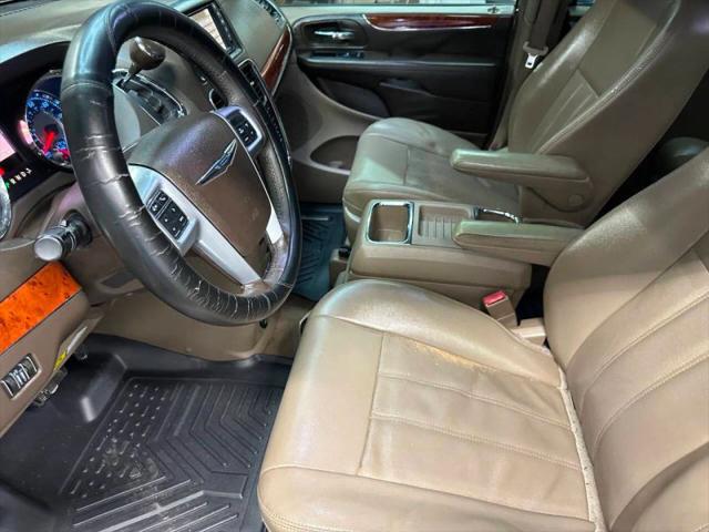 2013 Chrysler Town & Country Touring
