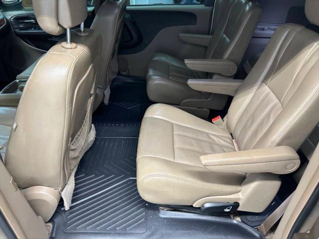 2013 Chrysler Town & Country Touring