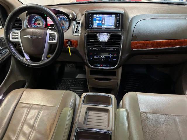 2013 Chrysler Town & Country Touring