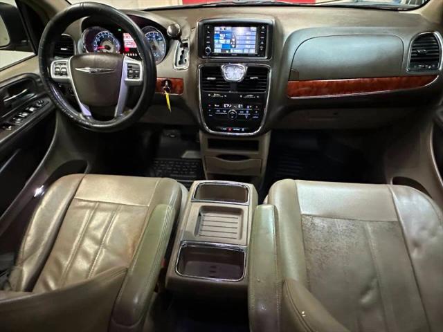 2013 Chrysler Town & Country Touring