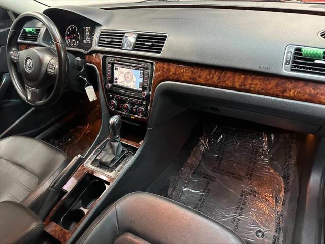 2012 Volkswagen Passat 2.5L SEL