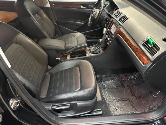 2012 Volkswagen Passat 2.5L SEL