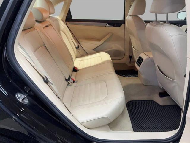 2015 Volkswagen Passat 1.8T SE