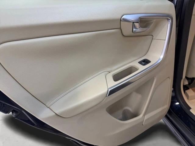 2016 Volvo XC60 T6 Drive-E Platinum