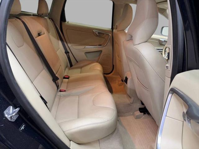 2016 Volvo XC60 T6 Drive-E Platinum