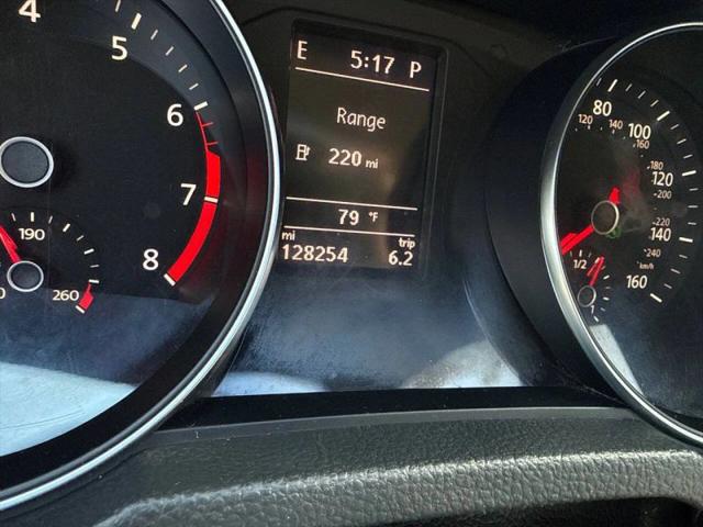 2016 Volkswagen Passat 1.8T SE