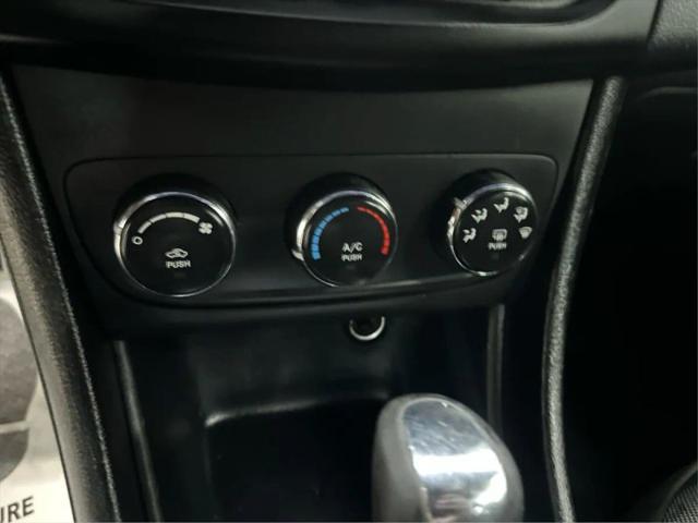 2012 Dodge Avenger SE