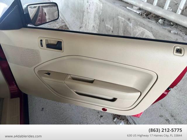 2005 Ford Mustang Deluxe
