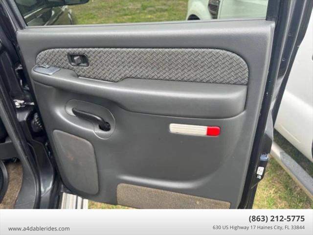 2003 Chevrolet Avalanche Base