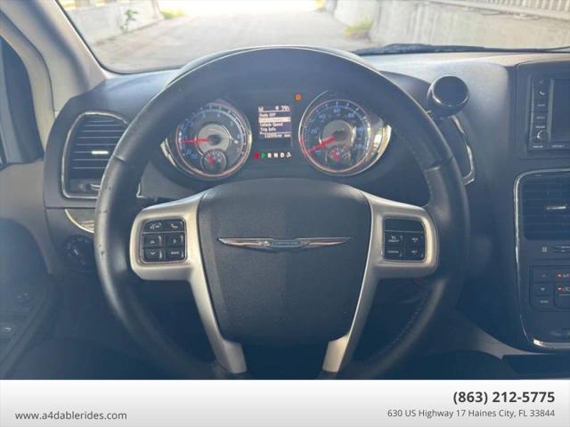 2016 Chrysler Town & Country Touring