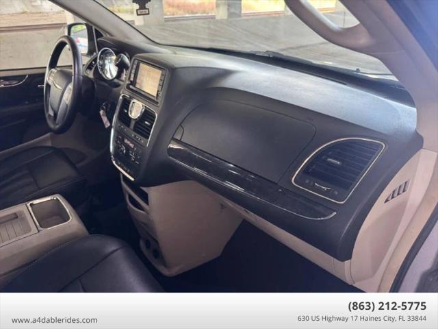 2016 Chrysler Town & Country Touring