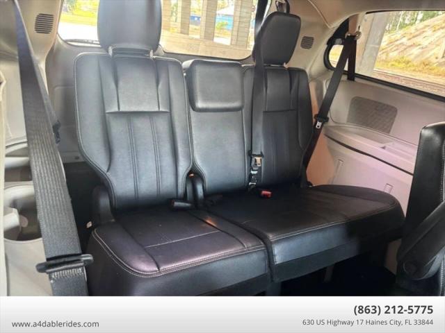 2016 Chrysler Town & Country Touring