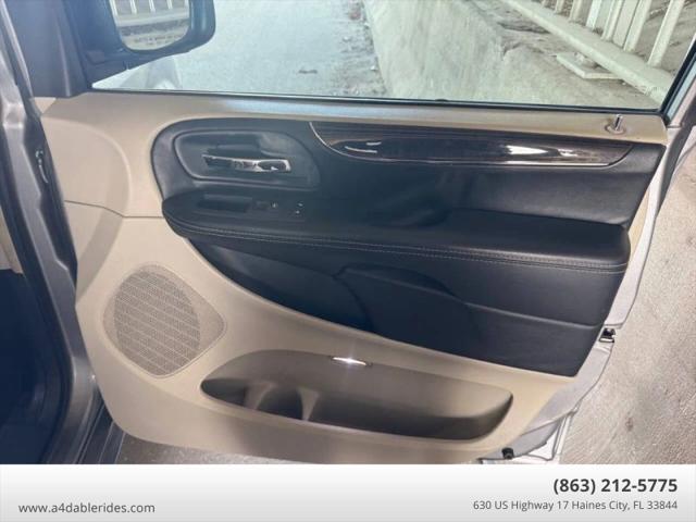 2016 Chrysler Town & Country Touring