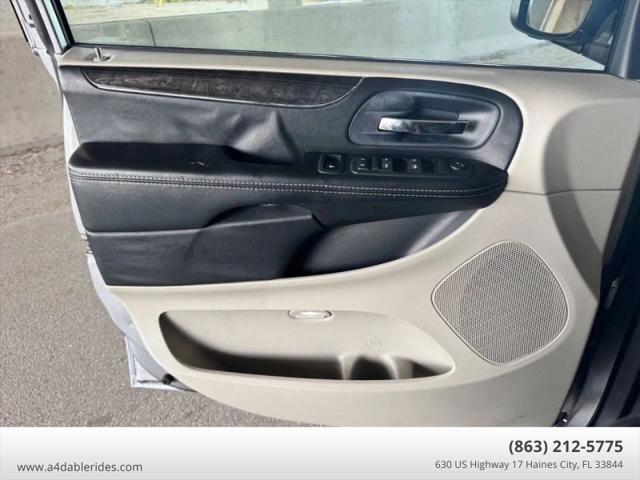 2016 Chrysler Town & Country Touring