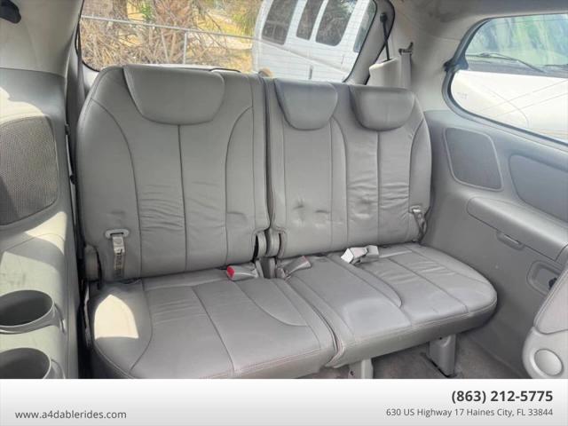 2007 Hyundai Entourage GLS