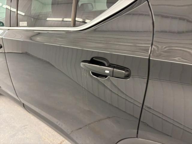 2023 Chevrolet Traverse AWD LT Leather