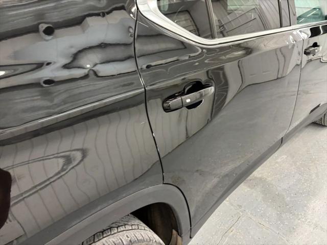 2023 Chevrolet Traverse AWD LT Leather