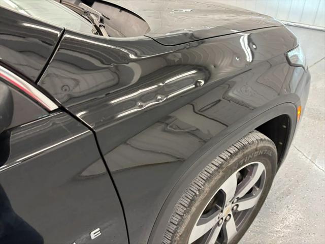 2023 Chevrolet Traverse AWD LT Leather
