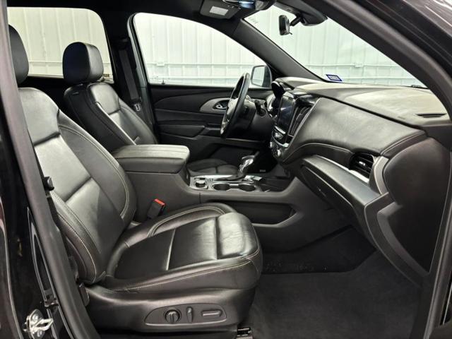 2023 Chevrolet Traverse AWD LT Leather