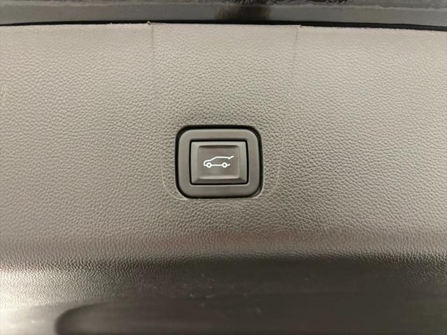2023 Chevrolet Traverse AWD LT Leather