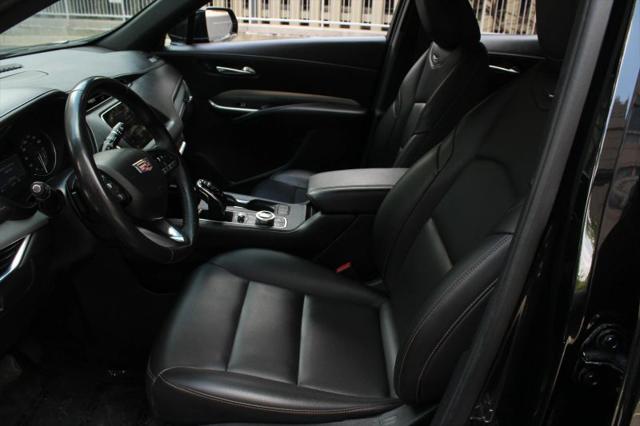 2023 Cadillac XT4 AWD Premium Luxury
