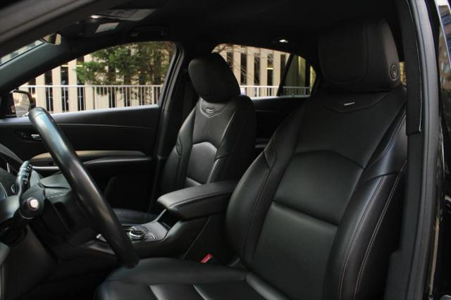 2023 Cadillac XT4 AWD Premium Luxury