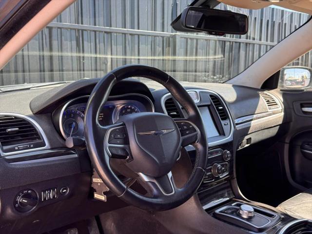 2016 Chrysler 300 Limited
