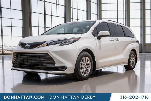 2022 Toyota Sienna LE for sale in Wichita, KS