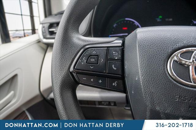 2022 Toyota Sienna LE