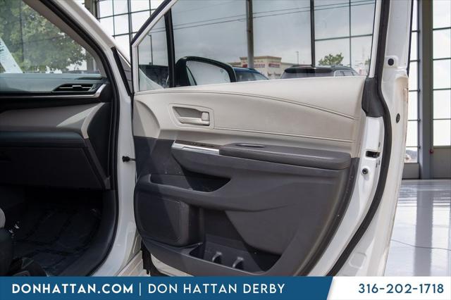 2022 Toyota Sienna LE