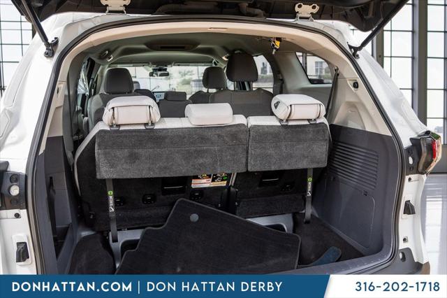 2022 Toyota Sienna LE