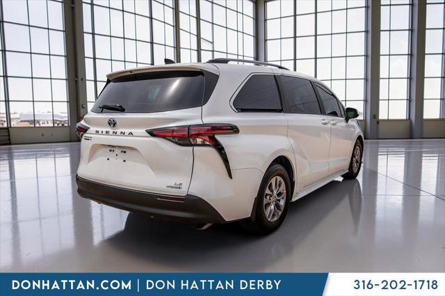 2022 Toyota Sienna LE