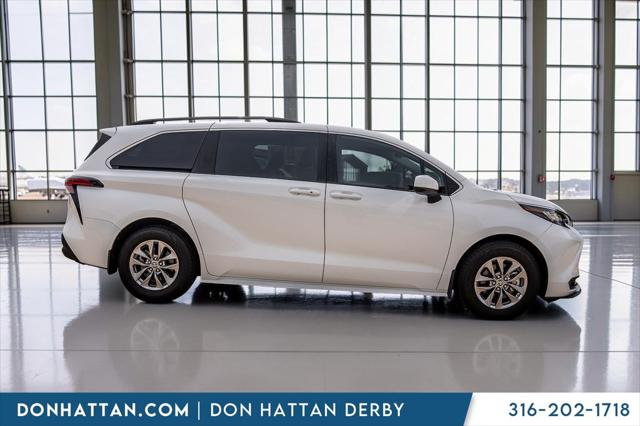 2022 Toyota Sienna LE