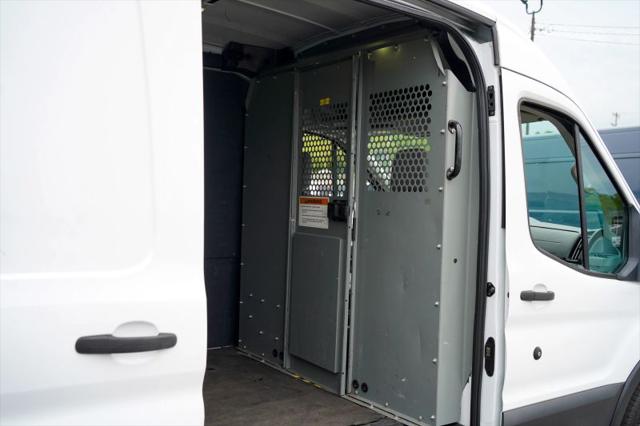 2018 Ford Transit Medium Roof w/Sliding Side Door w/RWB