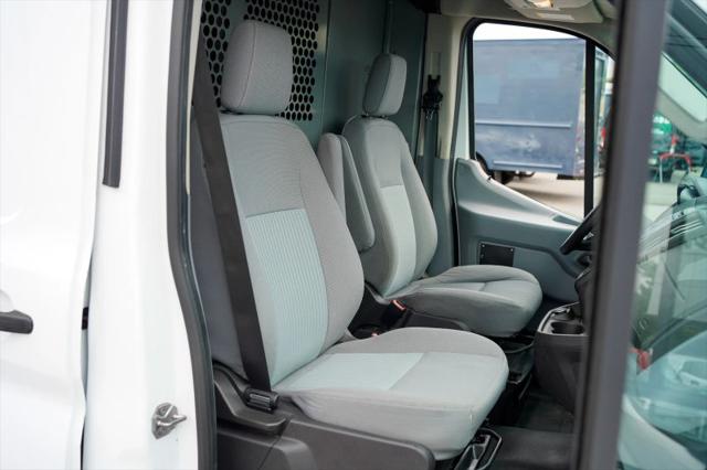 2018 Ford Transit Medium Roof w/Sliding Side Door w/RWB