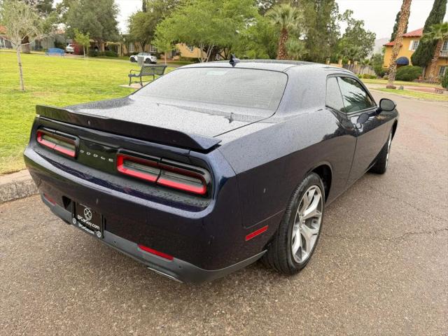 2016 Dodge Challenger SXT Plus